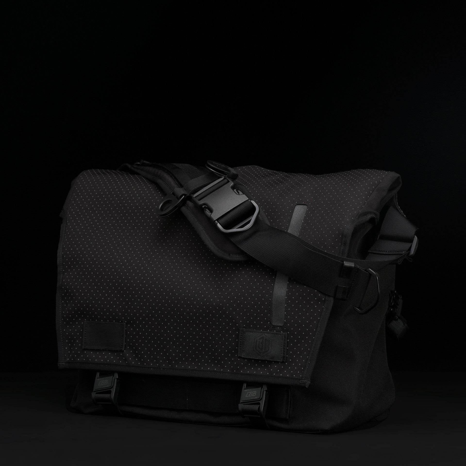 life behind bers【メッセンジャーバッグ】ECHELON 32L The Echelon [M] - Messenger Bag | LBBJKT
