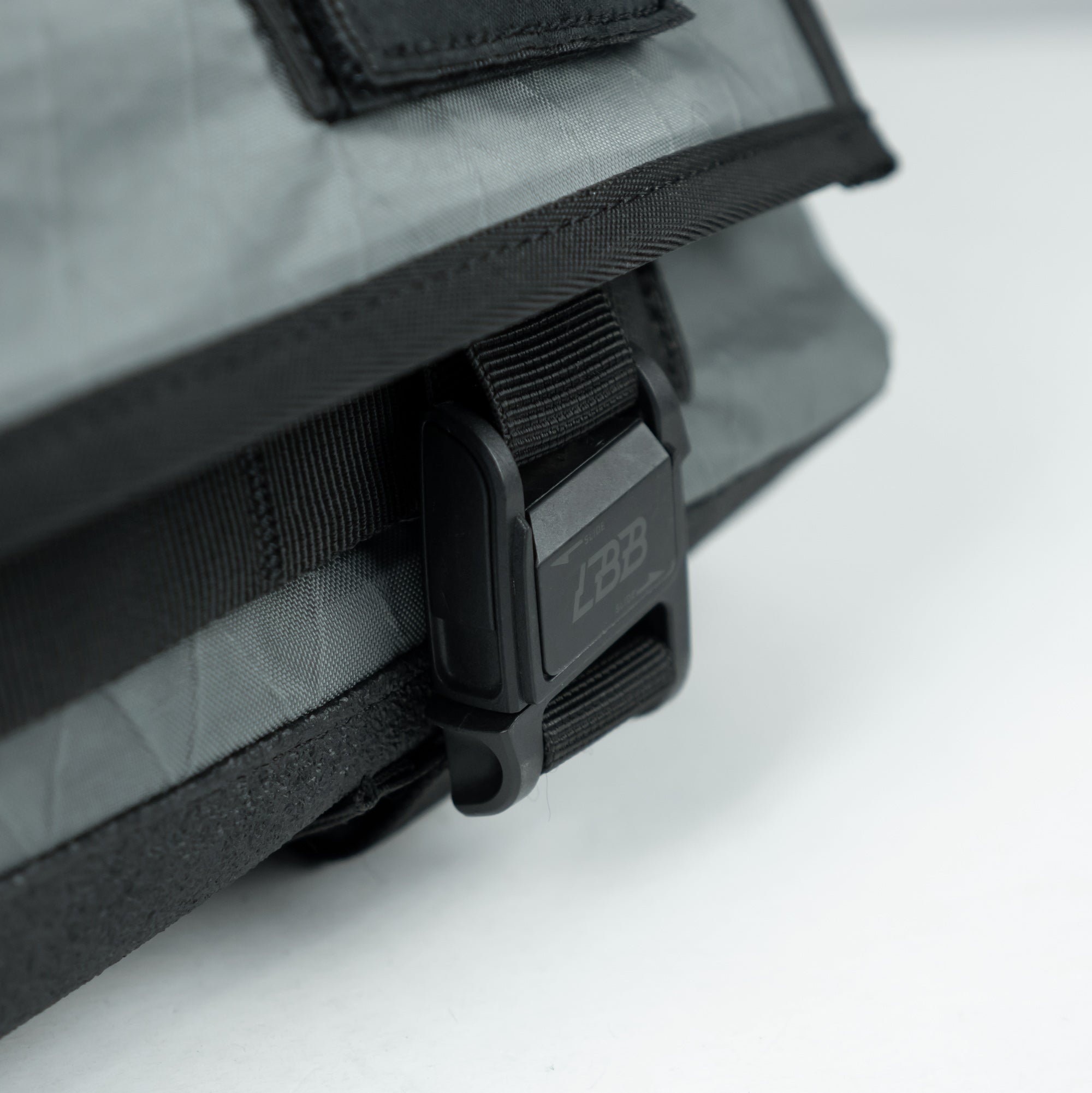 The Echelon [M] - Messenger Bag 'X21 Slate Grey' | LBBJKT